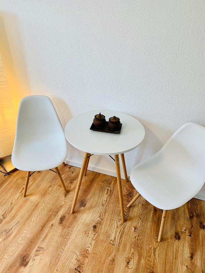 Direkte Uninaehe: Ferienwohnung Mit Grossem Doppelbett, Kuechenzeile Und Neu Renoviertem Badezimmer Homburg  Zewnętrze zdjęcie