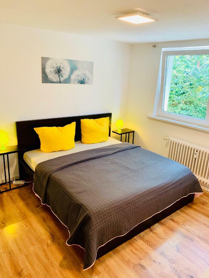 Direkte Uninaehe: Ferienwohnung Mit Grossem Doppelbett, Kuechenzeile Und Neu Renoviertem Badezimmer Homburg  Zewnętrze zdjęcie